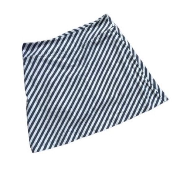 Athleta Gray Stripe Print Sweet Sport Skort Size Small - Picture 9 of 9